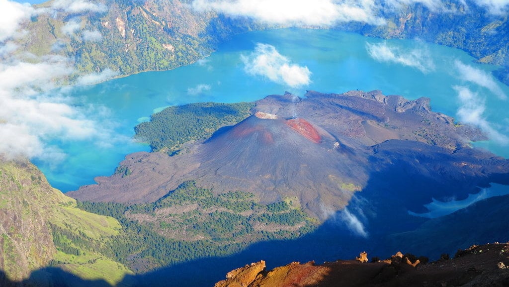 Sejarah Gunung Rinjani: Keindahan Alam dan Tantangan Pendakian di Lombok